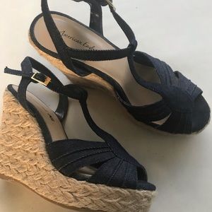 Cute & comfy wedge sandals